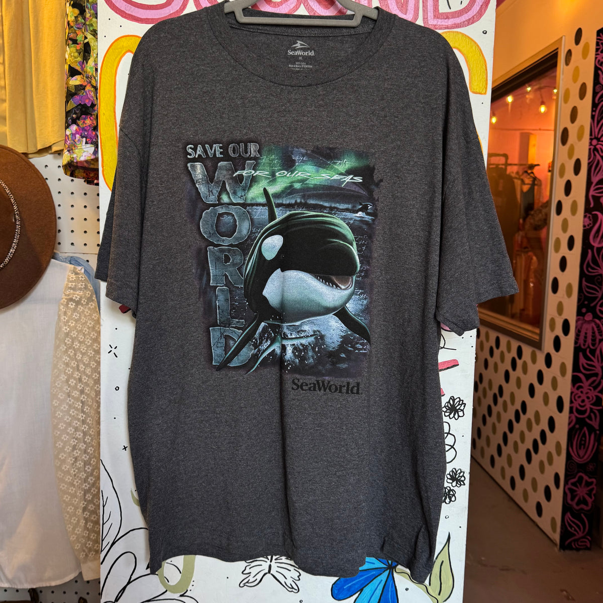 SeaWorld Gray Graphic Tee Y2K